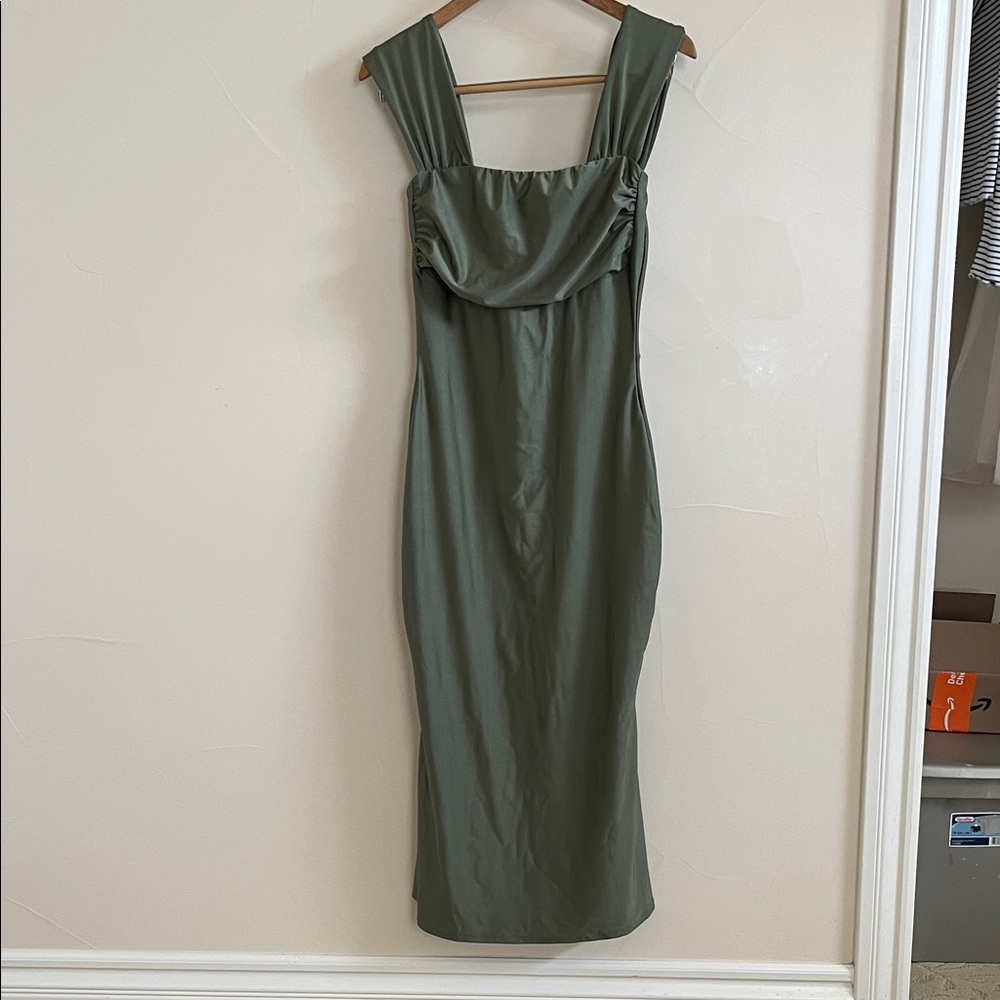 Windsor Olive Green Midi Dress size XL
